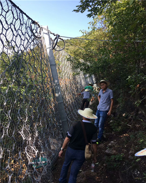 開陽縣邊坡防護網工程安裝2