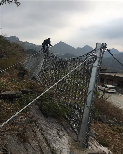 開陽縣邊坡防護網工程安裝3